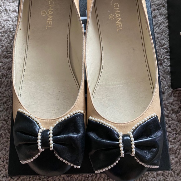 Chanel Bow Flats - Picture 1 of 7